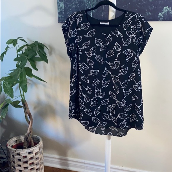 🤯 3/$25🤯 Women’s Blouse - Picture 1 of 3